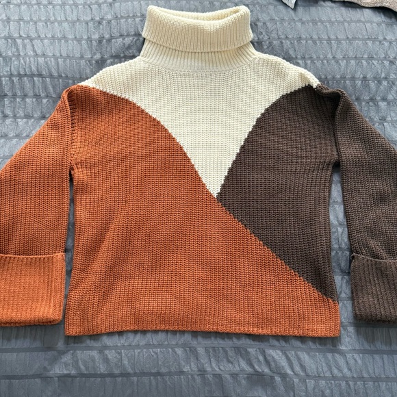 Simplee Apparel Tri-Tone Turtleneck Sweater - Picture 1 of 1